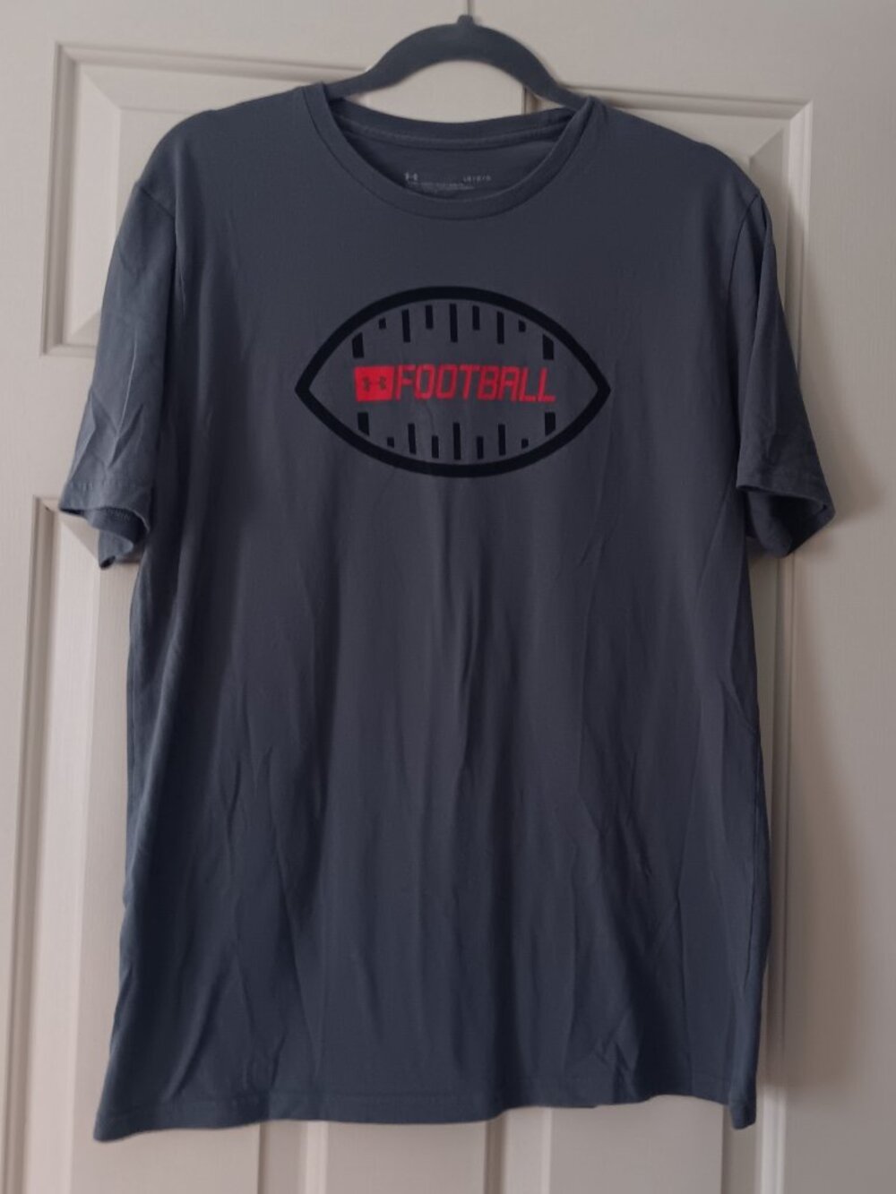 Under Armour Men’s Football Graphic T‐Shirt – Dark Gray Performance Tee, LARGE